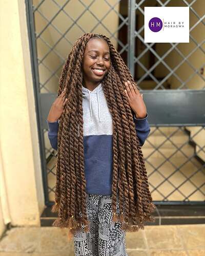 A face that screams happy client   #lightweightcrochettwists.DM- call 0725020420 for a quick response#protectivehairstyle#salonke#salonnairobi #locsnairobi #locskenya #twistskenya#
